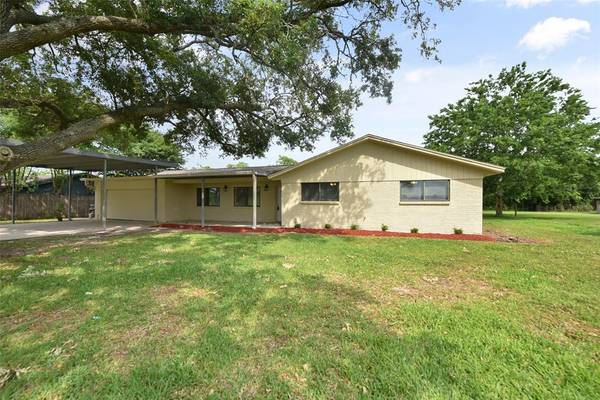 7911 Pleasant AVE, Alvin, TX 77511