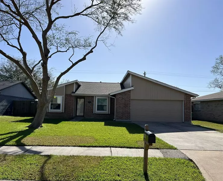 46 Ranch House LOOP, Angleton, TX 77515