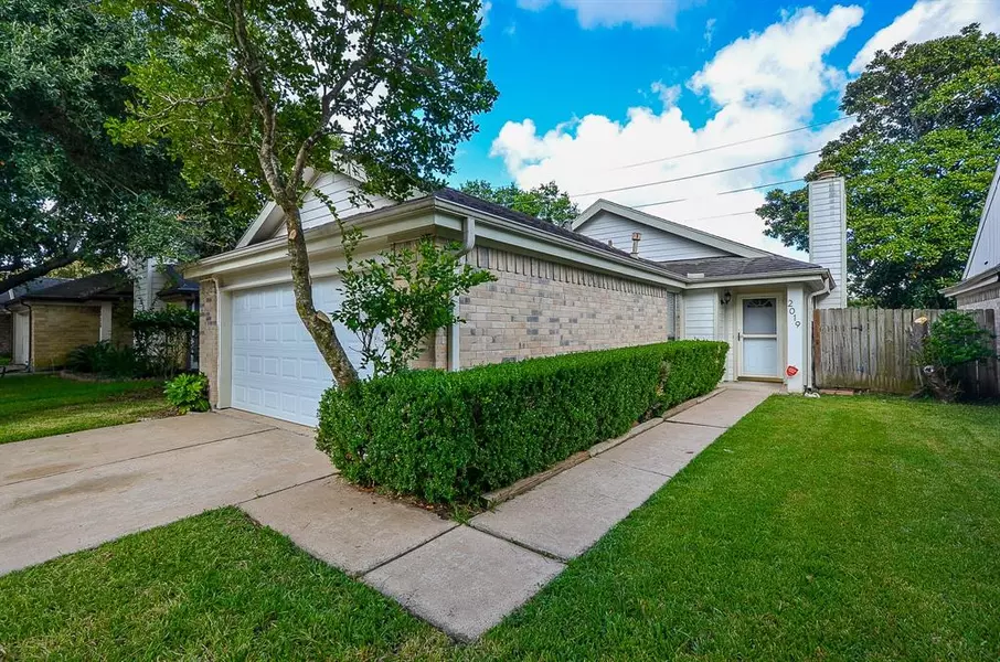 2019 Highland Hills DR, Sugar Land, TX 77478