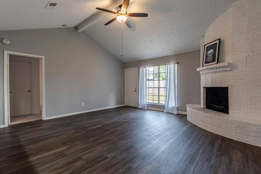 Deer Park, TX 77536,913 N Amy DR