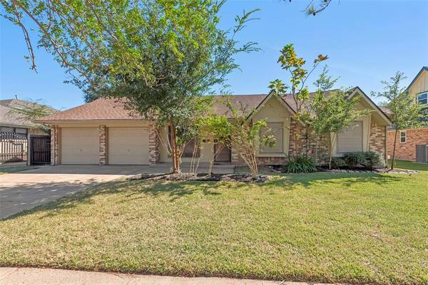 2715 Peach LN, Pasadena, TX 77502