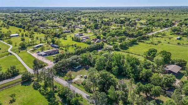 1929 County Road 215, Alvin, TX 77511