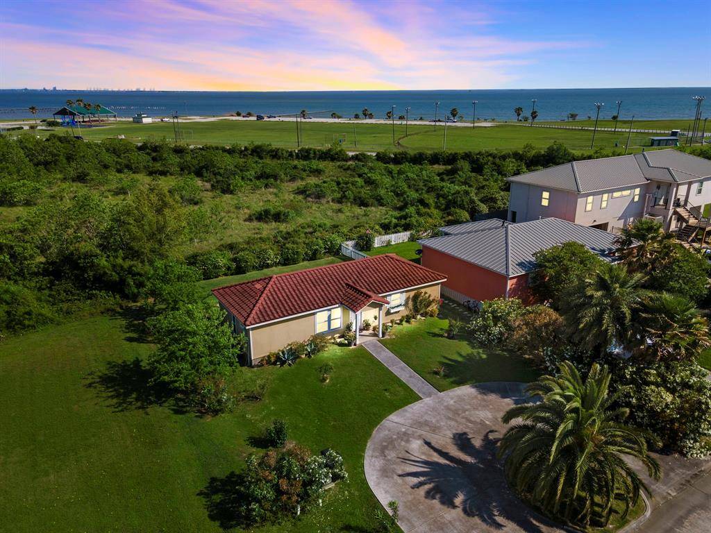 San Leon, TX 77539,210 Debbie LN