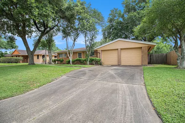 Houston, TX 77045,5315 Knotty Oaks TRL