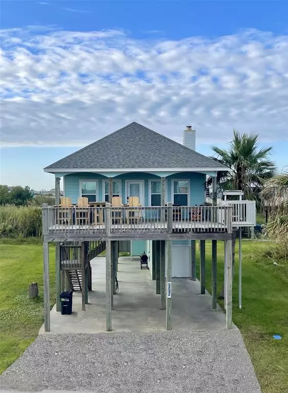 1745 Catfish LN, Crystal Beach, TX 77650