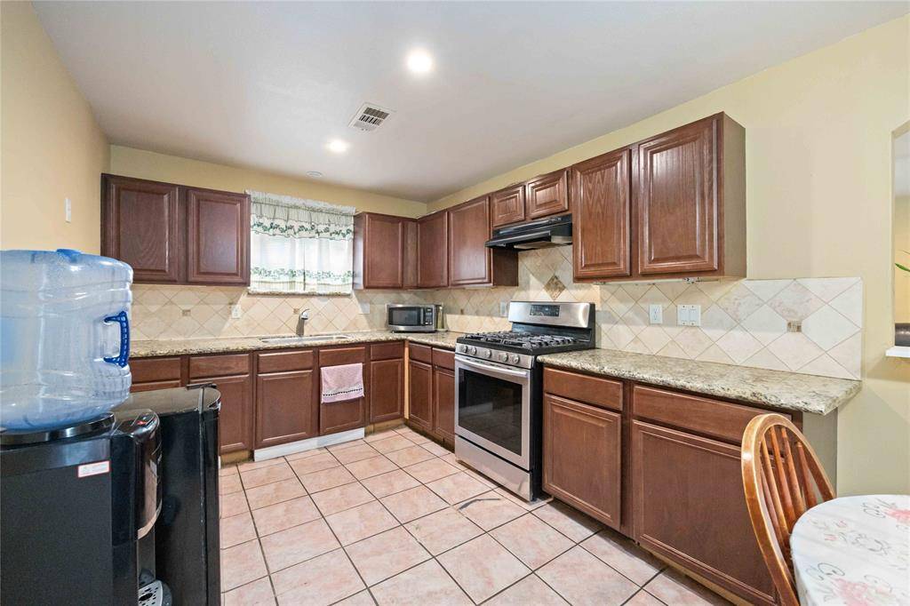 Houston, TX 77075,8328 Winthrop ST