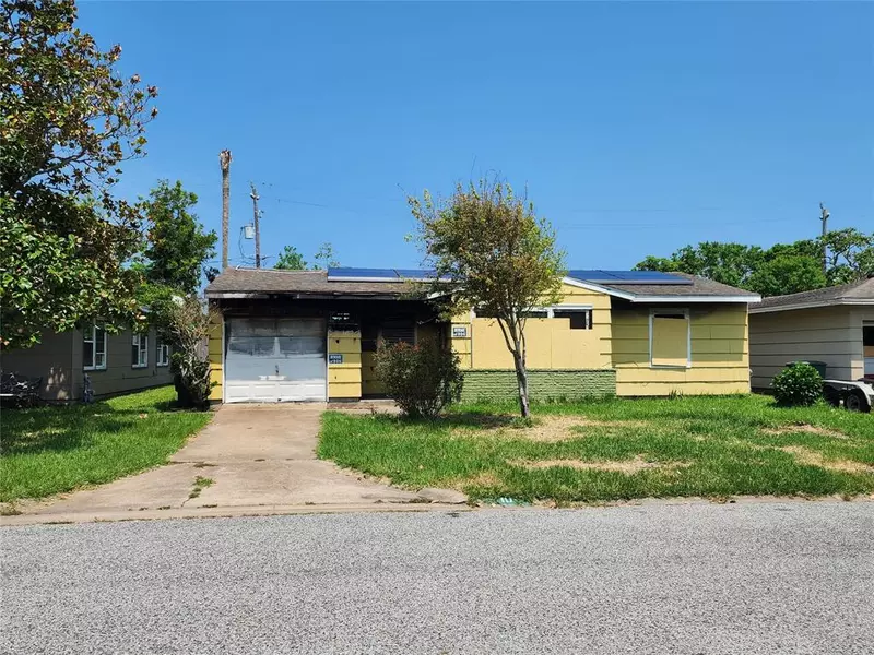 10 Gulf LN, Galveston, TX 77550