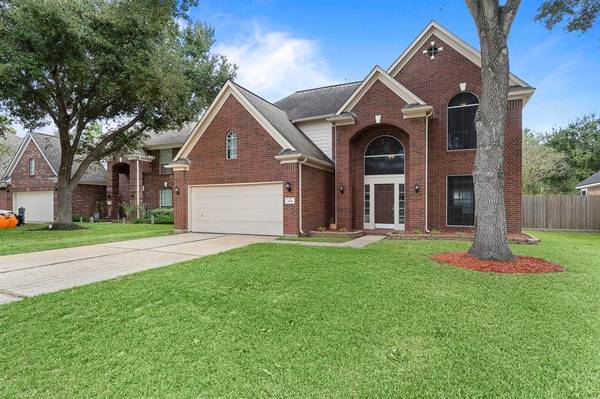 2106 Yacht Harbor LN, League City, TX 77573