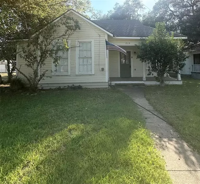 213 N Brazos ST, Burton, TX 77835