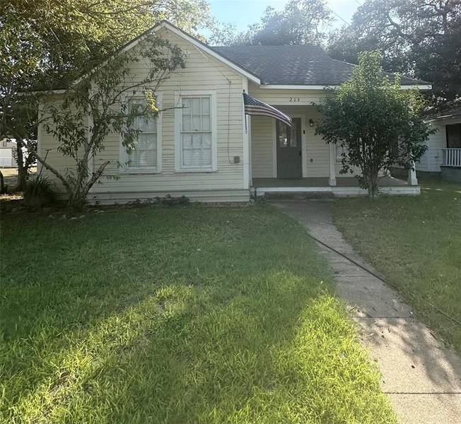 213 N Brazos ST, Burton, TX 77835