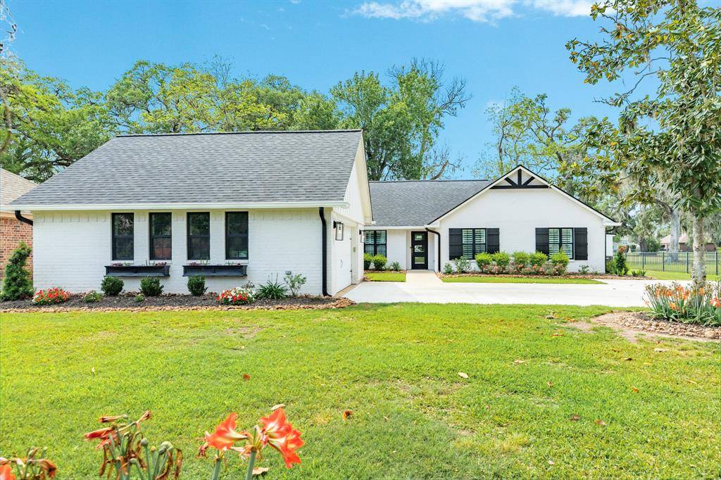 West Columbia, TX 77486,247 S Amherst DR
