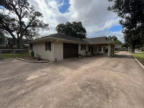 Wharton, TX 77488,520 N Resident ST