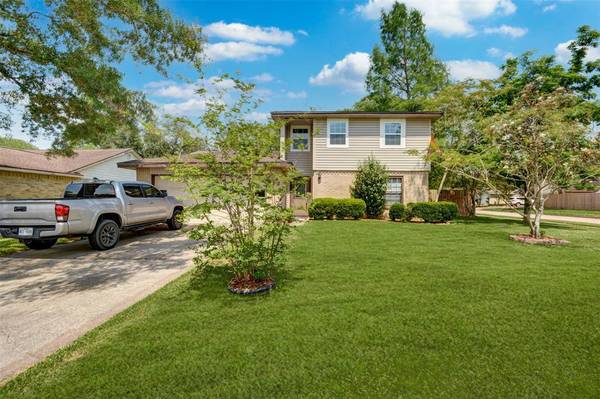 412 Country LN, League City, TX 77573