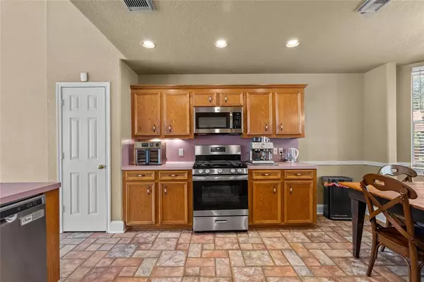 Pasadena, TX 77502,411 Coventry CT