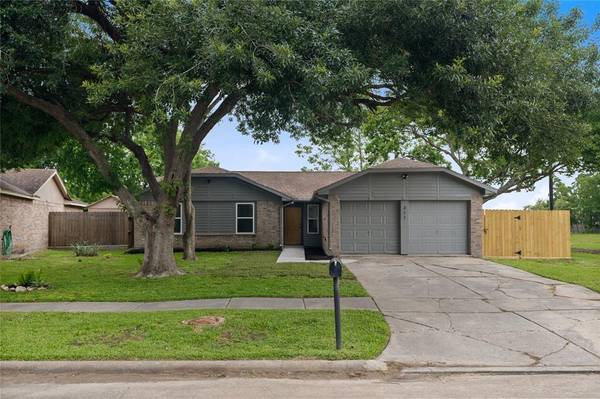 311 Stone Bridge ST, League City, TX 77573