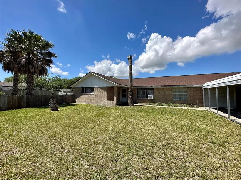 903 Ibis DR, Rockport, TX 78382