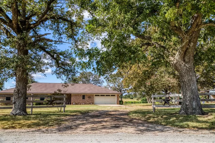 6912 County Road 353, Gause, TX 77857