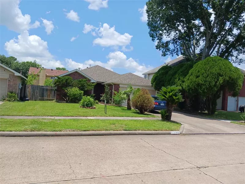 8330 Woodland Willows DR, Houston, TX 77083