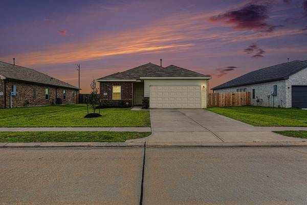 2808 Coral DR, Texas City, TX 77591