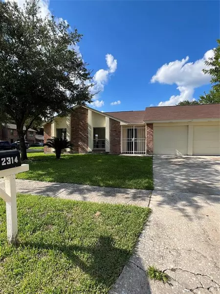 2314 Lacewing LN, Houston, TX 77067