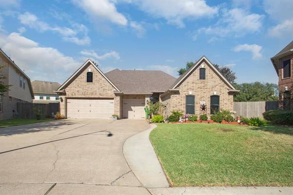 4303 Green Tree CT, Pasadena, TX 77505