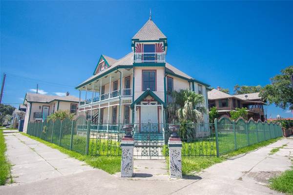 2901 Broadway, Galveston, TX 77550