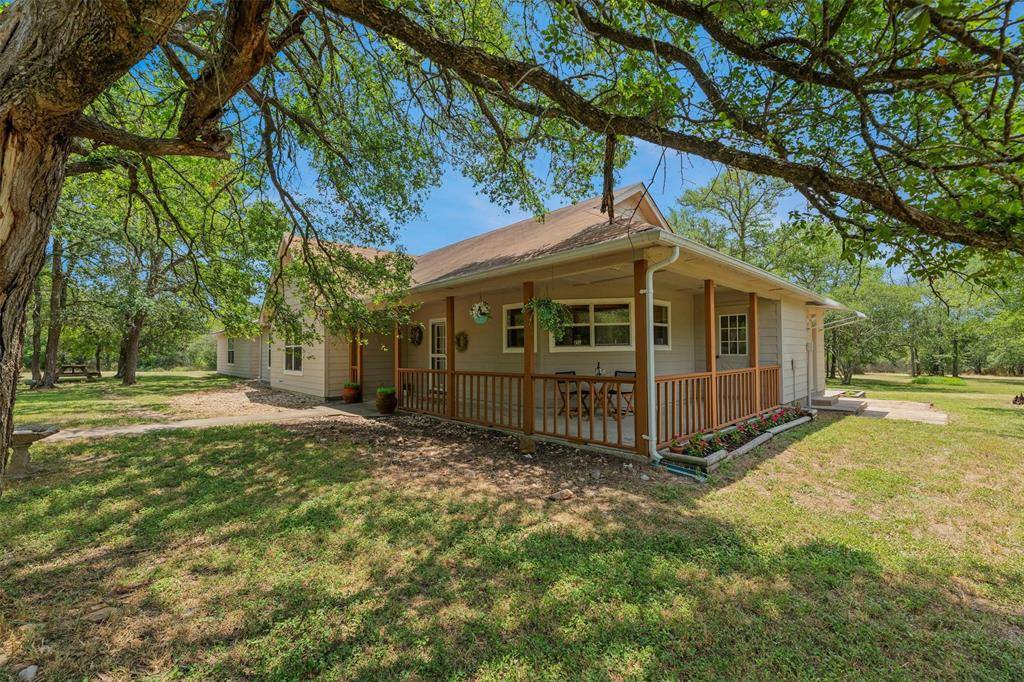 189 Shady Oaks Loop, Cedar Creek, TX 78612