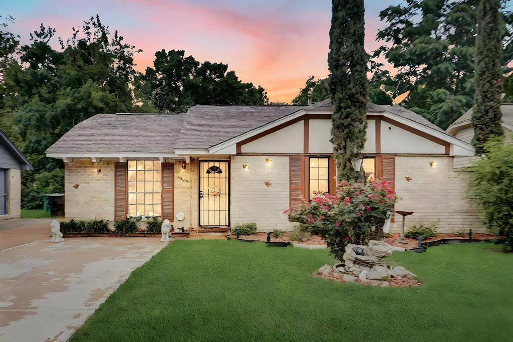 11055 Vailview DR, Houston, TX 77016