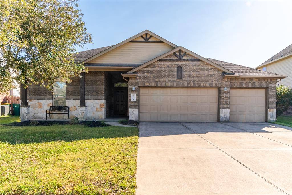 2402 Copper Fields DR, Rosharon, TX 77583