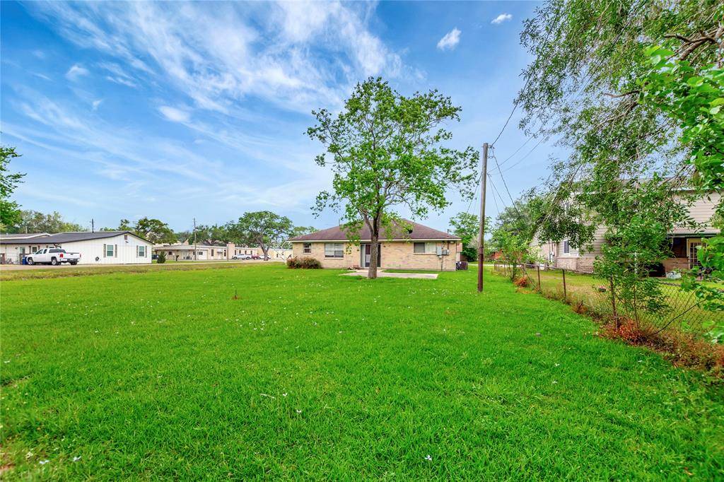 Danbury, TX 77534,1419 Avenue E