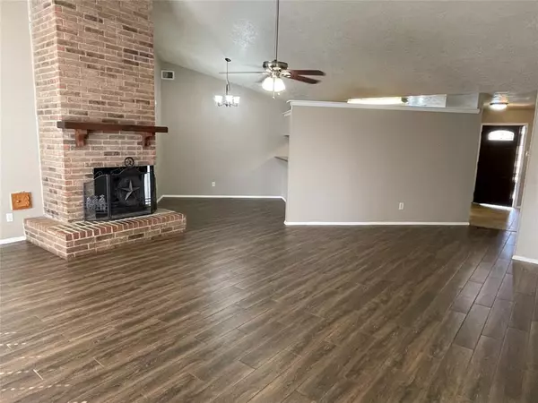 La Porte, TX 77571,10936 Mesquite DR