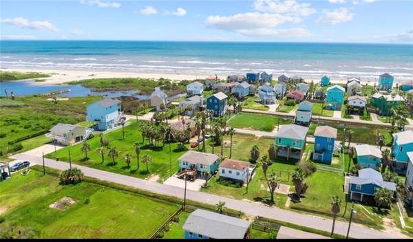 11214 Schwartz DR, Galveston, TX 77554