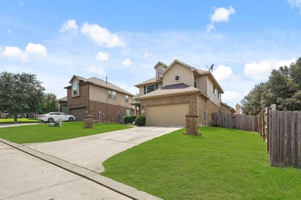 4909 Summer Ridge DR, Conroe, TX 77303