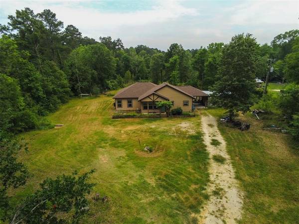 8140 State Highway 150 W, Coldspring, TX 77331