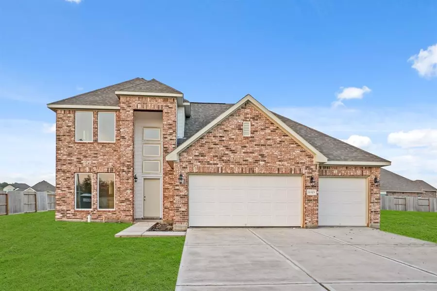 11323 Youngquist DR, Mont Belvieu, TX 77535