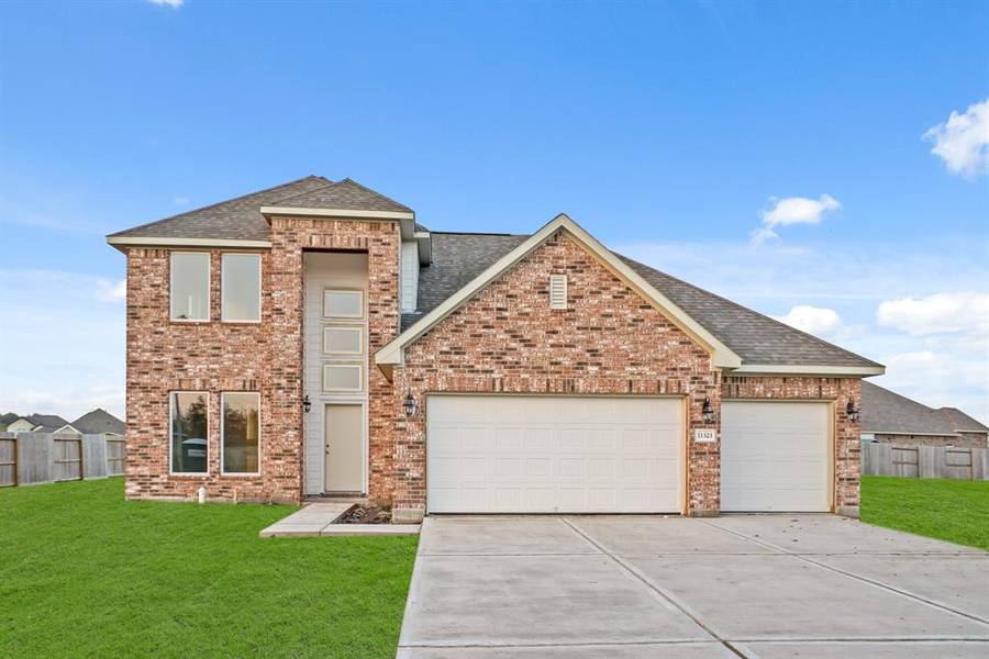 11323 Youngquist DR, Mont Belvieu, TX 77535