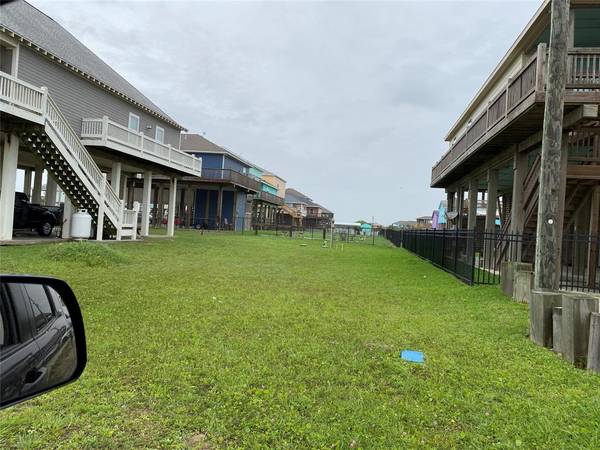 1221 Gulf Road RD,  Crystal Beach,  TX 77650