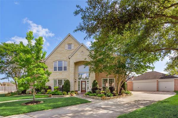 3401 Kingston DR, Friendswood, TX 77546