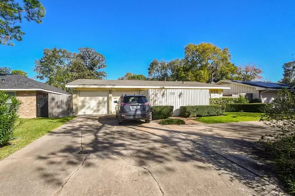 Houston, TX 77074,8706 Shadow Crest ST