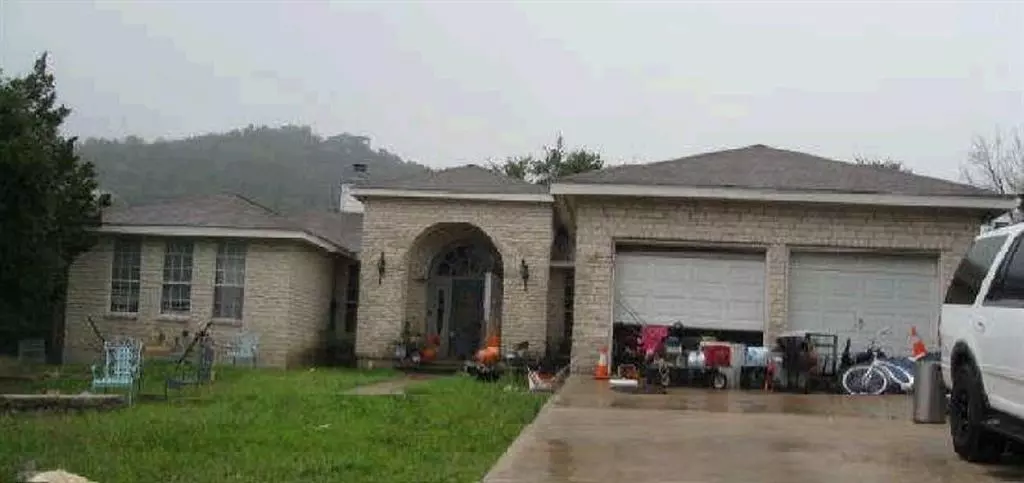 8203 Chestnut CV, Lago Vista, TX 78645