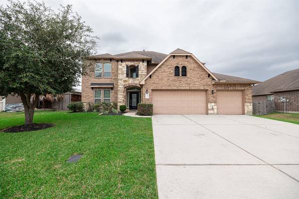 11915 Eagle Ridge DR, Mont Belvieu, TX 77535