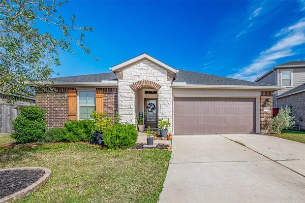 4519 Red Yucca DR, Baytown, TX 77521