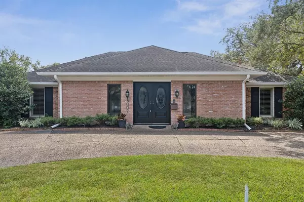 Houston, TX 77063,8007 Pagewood LN