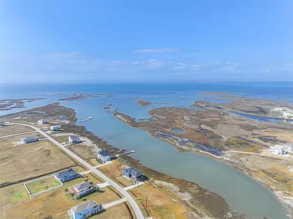 3819 Mitote DR, Galveston, TX 77554