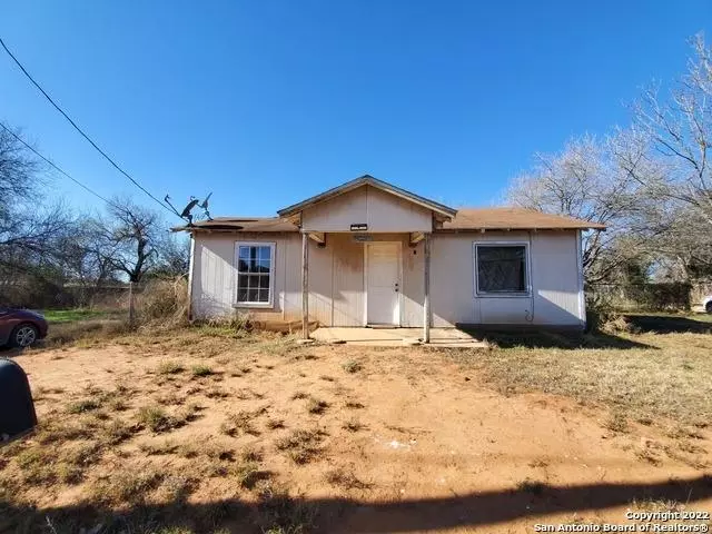 Pearsall, TX 78061,327 N VINTON ST