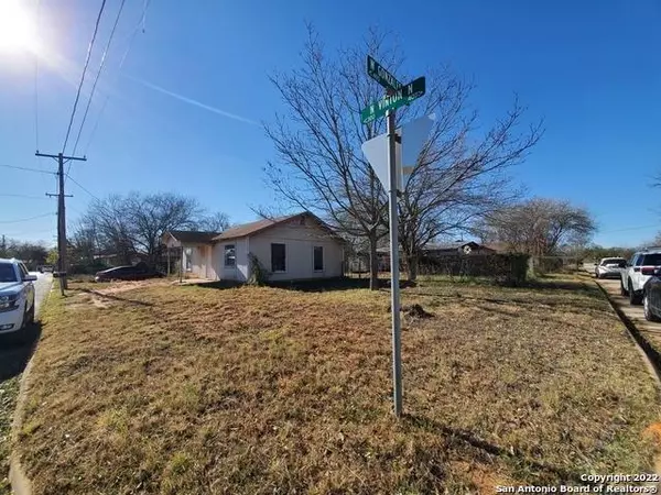 Pearsall, TX 78061,327 N VINTON ST