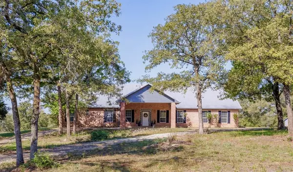 2190 County Road 318, Lexington, TX 78947