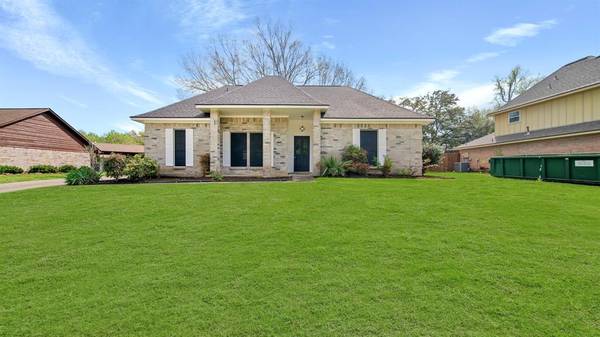 12706 River Bend DR, Mont Belvieu, TX 77523