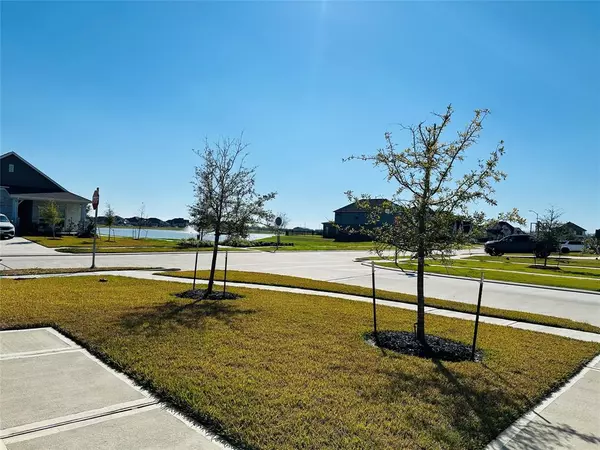 League City, TX 77573,2729 LAKESIDE SHORE DRIVE