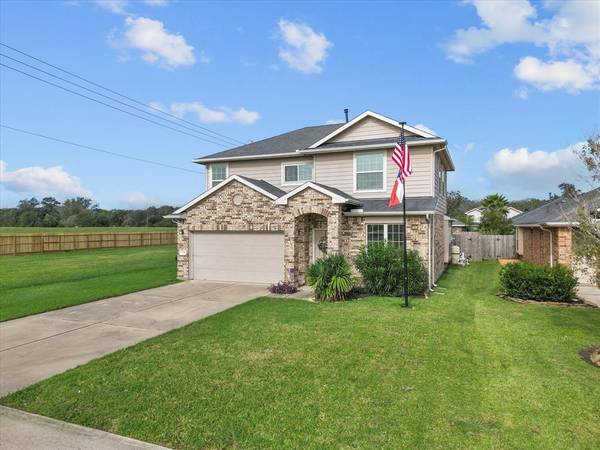 334 Sea Mist LN, Bacliff, TX 77518